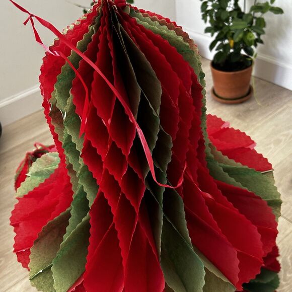 Vintage Honeycomb Decorations Set of 9 Bells Balls Ornament Hanging Party Retro - Picture 9 of 10